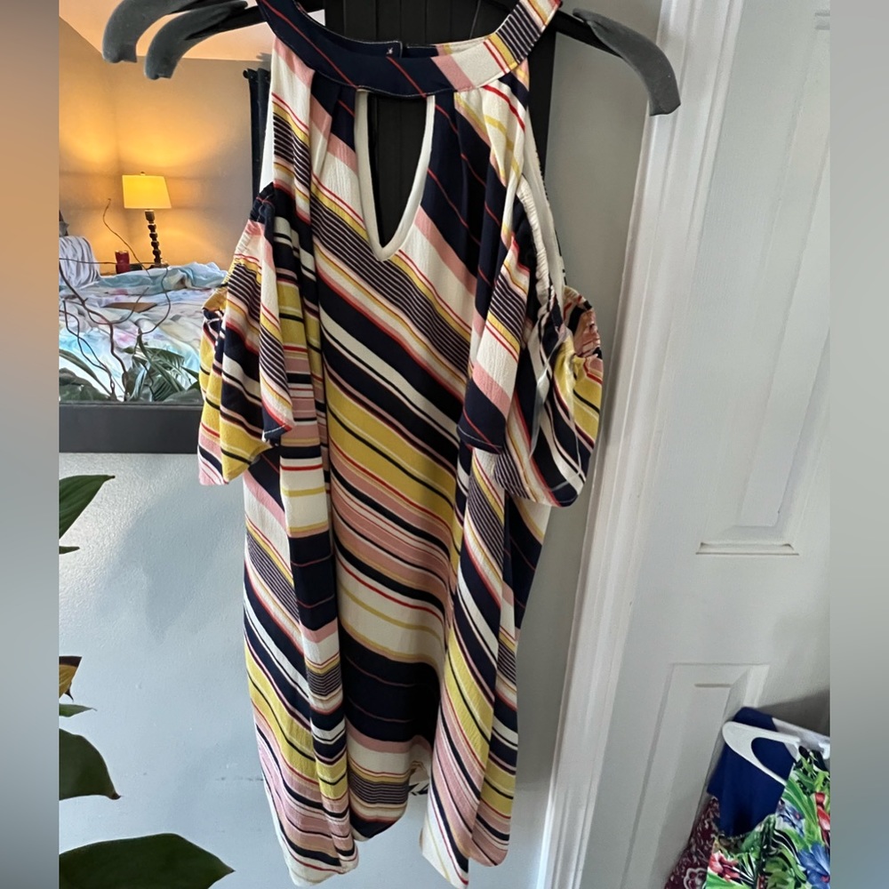 NWT Women’s Lily Rose Brand Cold Shoulder Dress - Size Medium